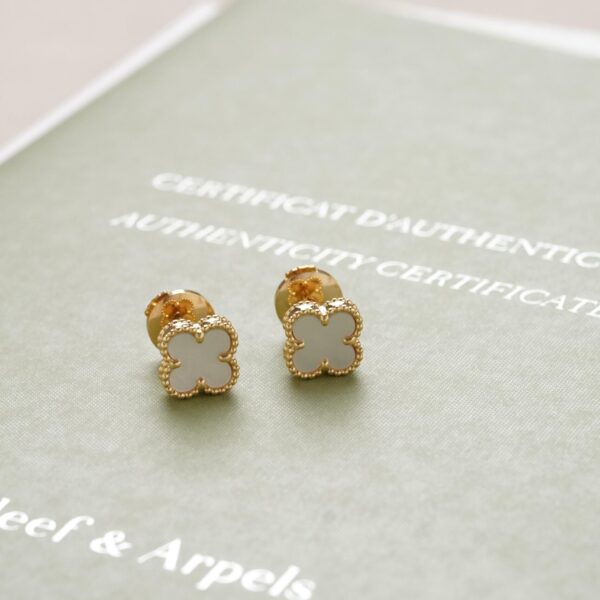 Aretes mini madre perla VCA