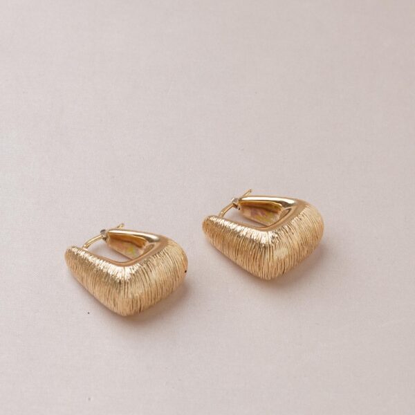 Argollas tipo U de oro 18k