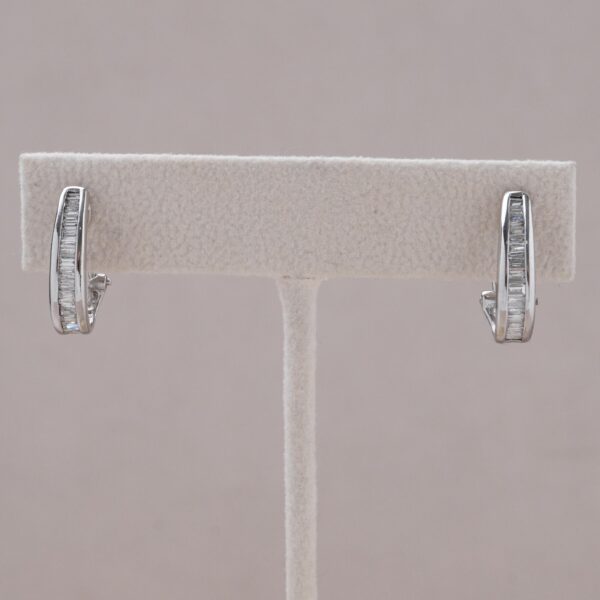 Argollas oro blanco con diamantes baguette