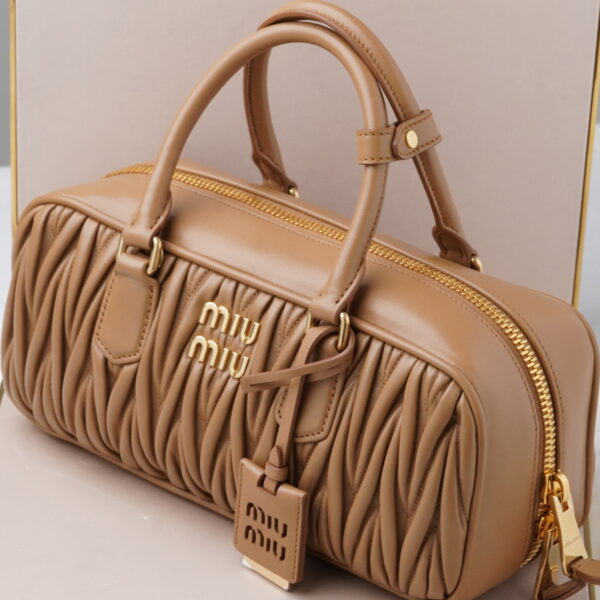 Bolso Arcadie de napa Matelassé GRANDE