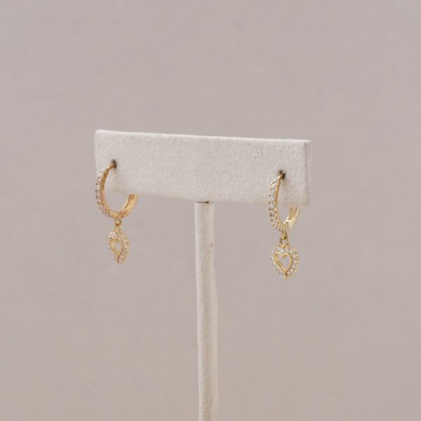 Argollas con corazón colgante y circoles