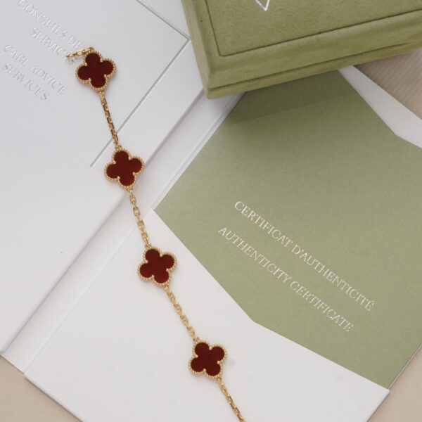 Pulsera VCA de treboles rojos piedra cornalina