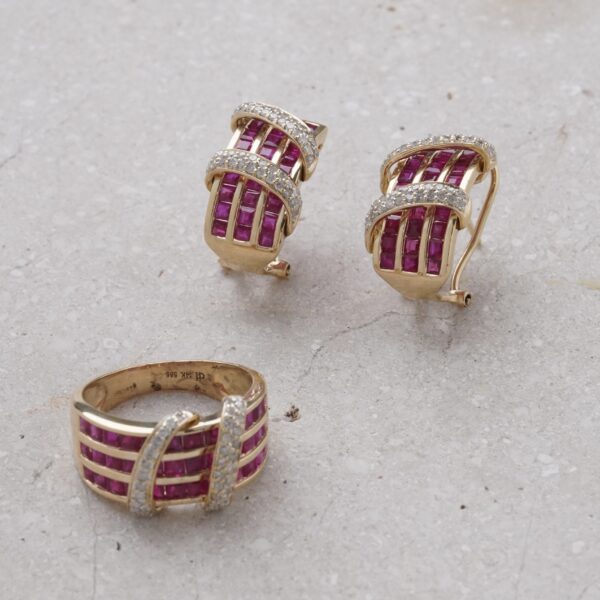 Aretes de rubies en oro amarillo 14k