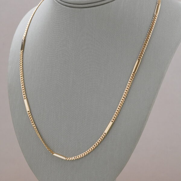 Cadena con placas en oro amarillo