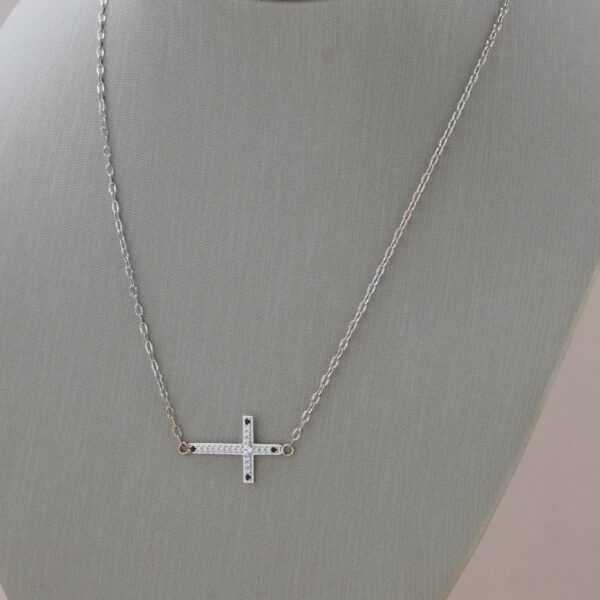 Collar cruz horizontal