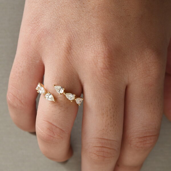 Anillo de diamantes en oro amarillo