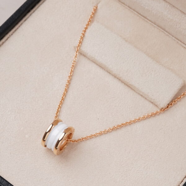 Collar Bulgari de ceramica blanco de oro amarillo