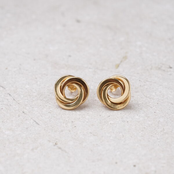 Aretes circulares amarillos